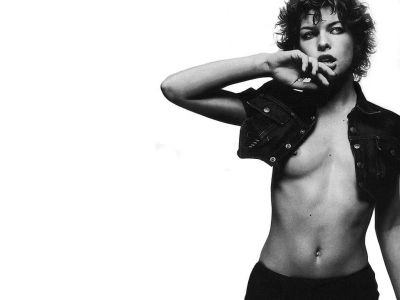 Milla Jovovich :   :      